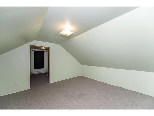 Building Photo - 10 8th St NE