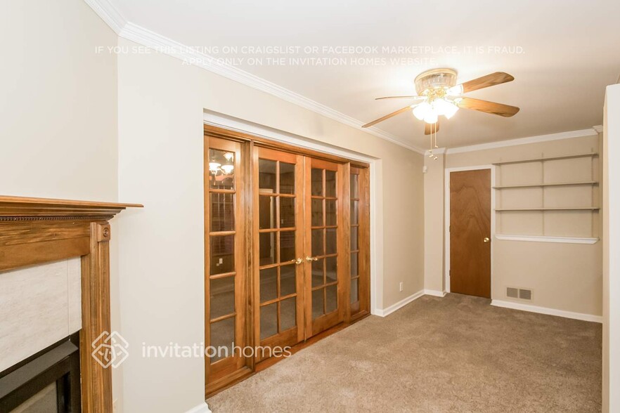 Building Photo - 1599 Knob Hill Dr NE
