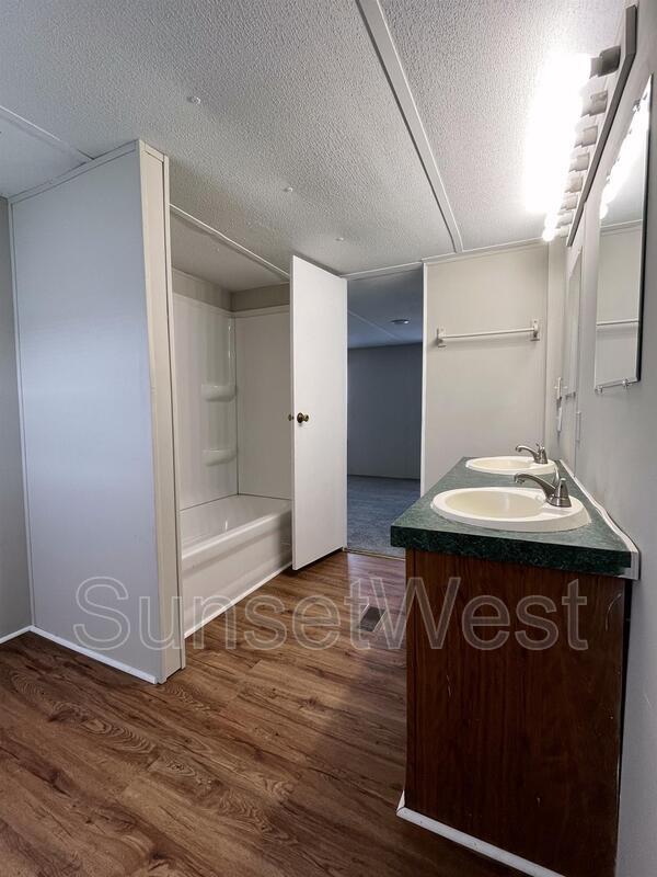 Building Photo - 217 E Tower Ln