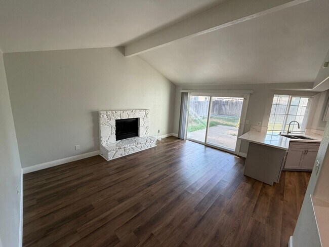 Building Photo - 8267 Moorhaven Way