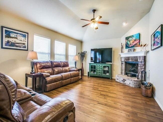 Building Photo - 10333 Bradshaw Dr