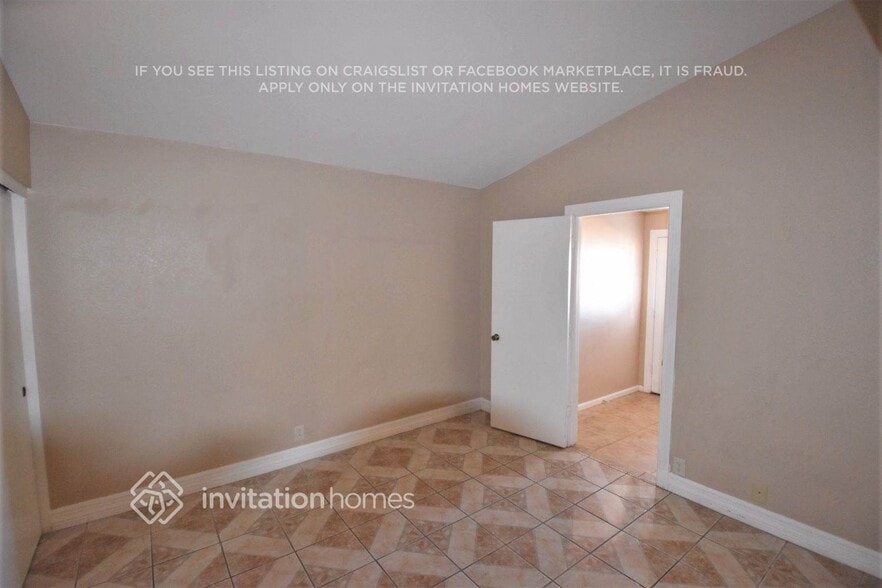 Building Photo - 4037 N 88th Ln
