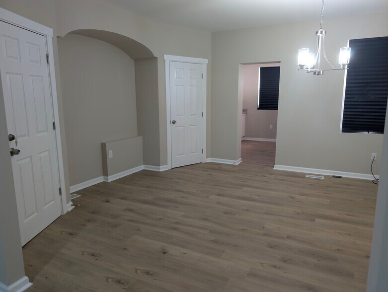 Dinning room - 4211 Sheldon Ave