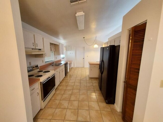 Building Photo - 9706 SW 30 TERR