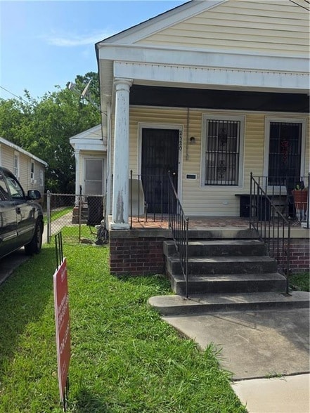 Primary Photo - 2520 Leonidas St