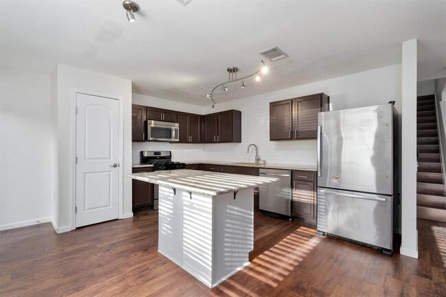 Building Photo - 3516 Sand Dunes Ave