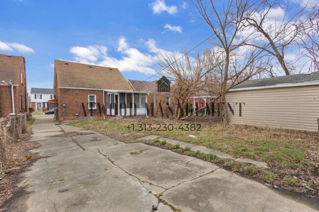 Building Photo - This beautifully updated 3-bedroom, 1-bath single-family home is ready for move-in!