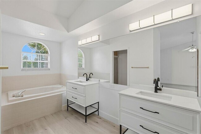 Building Photo - 14510 Alejo Ct