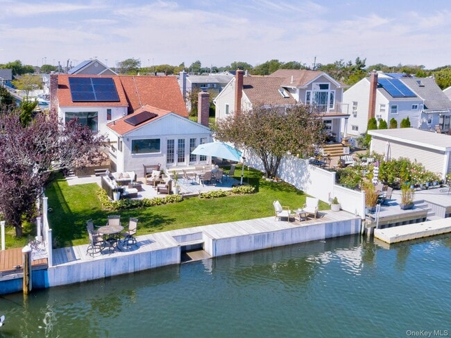 Primary Photo - 435 East Dr