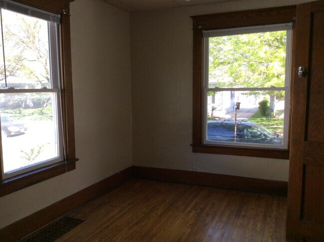 Building Photo - 1409 N 14th St