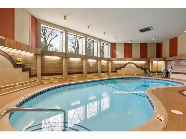 Building Photo - 6730 Vernon Ave S