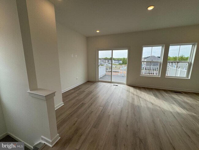 Building Photo - 36122 Wilderness Shores Way