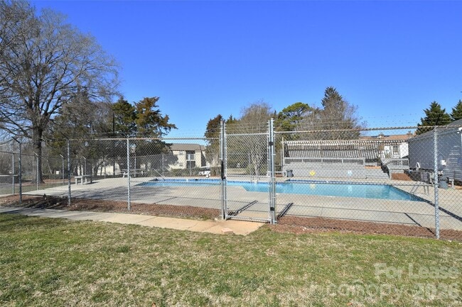 Building Photo - 11185 Harrowfield Rd