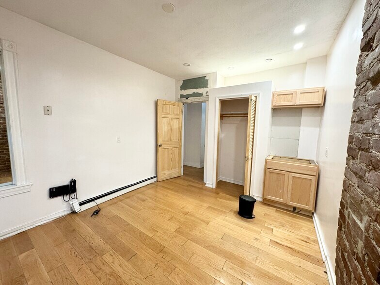 Building Photo - 22 S Huntington Ave