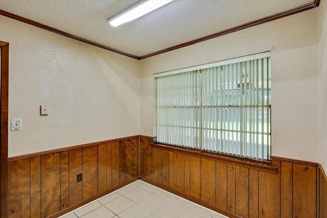 Building Photo - 155 Cypress Dr