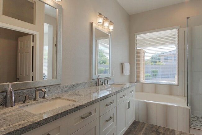 Building Photo - 7707 E Phantom Way