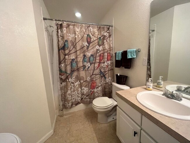 Building Photo - Great Condo with Garage in South Ft. Collins