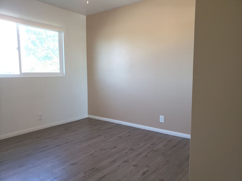 Building Photo - 1261 Victor St