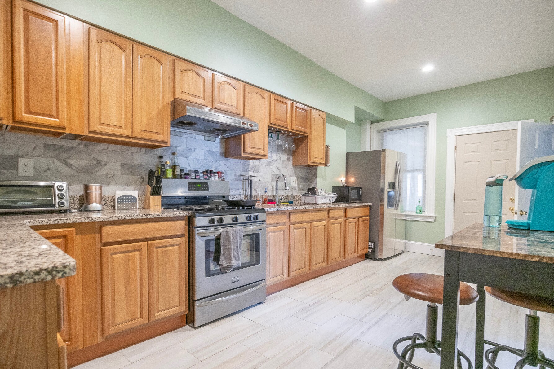 Building Photo - 872 Huntington Ave