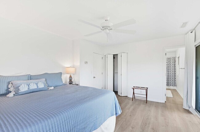 Building Photo - Solita @ 2 Sand Dollar Lane