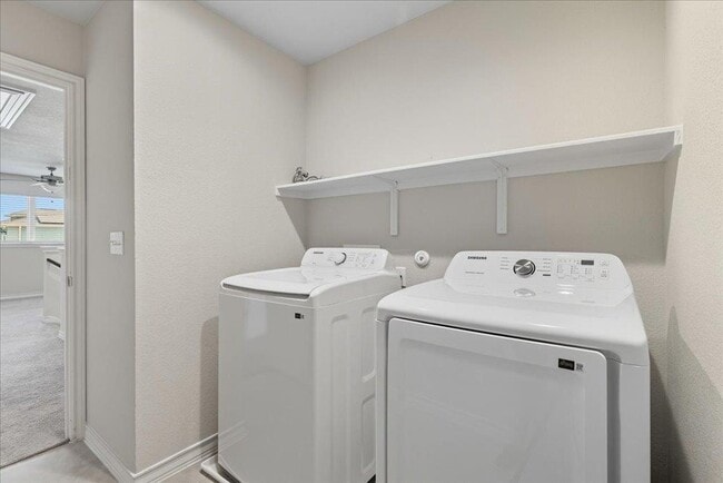 Building Photo - 3801 Soft Shore Ln