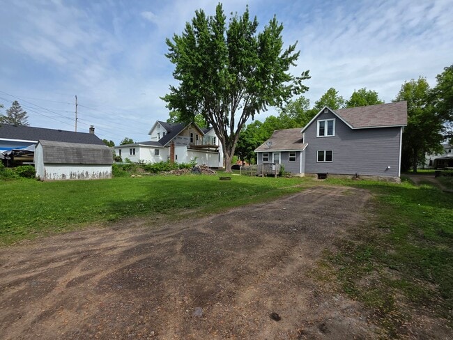 Building Photo - 633 Hudson St