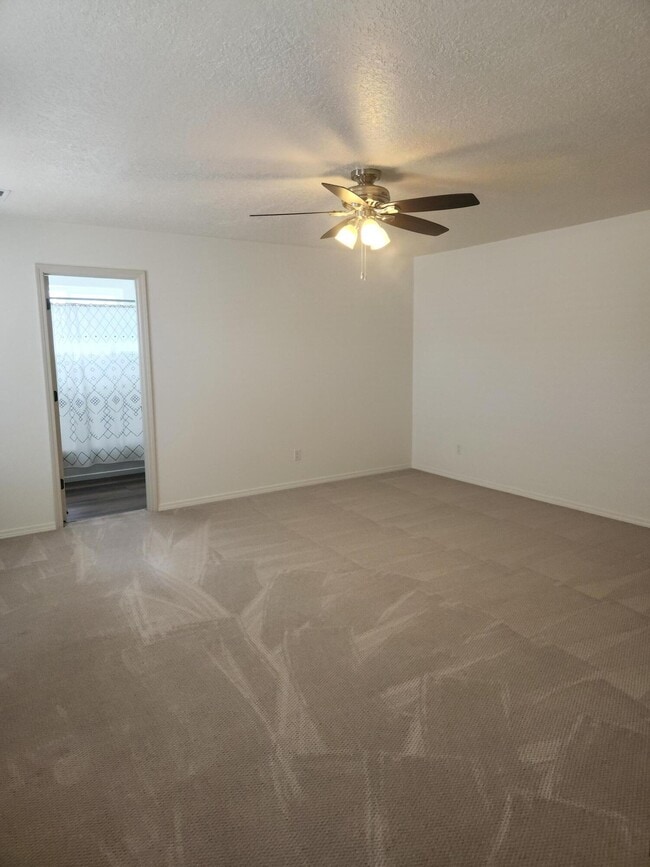 Building Photo - 1943 Busher St SE