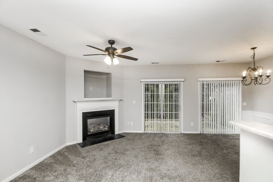 Building Photo - 713 Celeste Ln