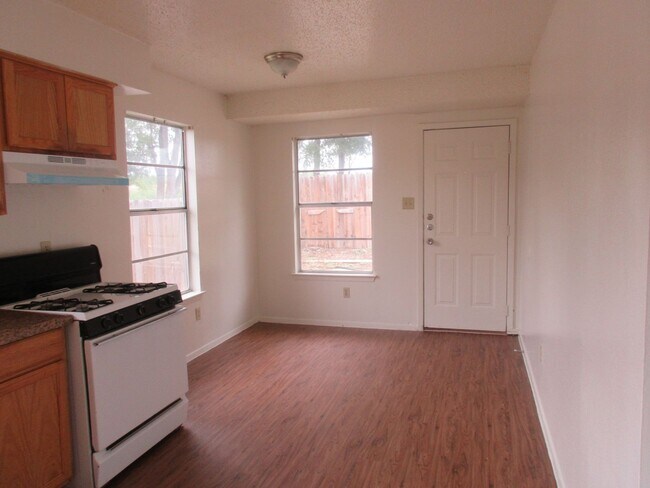 Building Photo - 6910 Millrace Dr