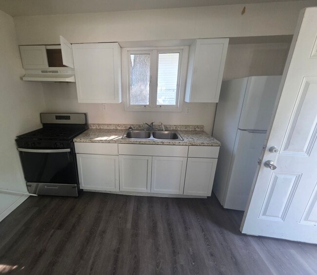 Building Photo - 2bed/1bath