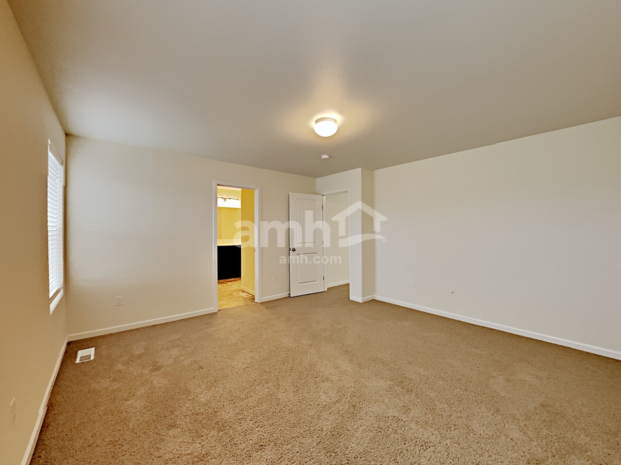 Building Photo - 2159 NW Woodland Dr