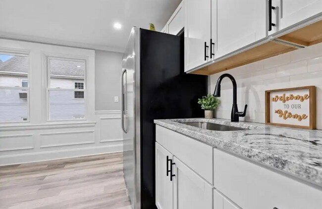 Building Photo - 214 Greene St