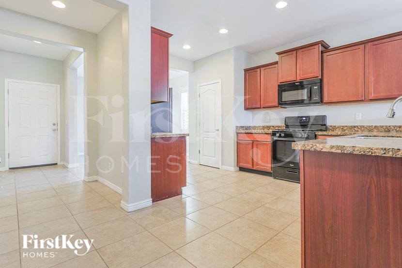 Building Photo - 20392 N Mac Neil St