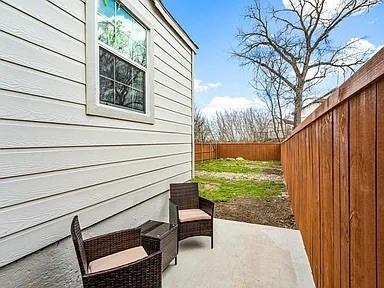 Building Photo - 2254 Areba St