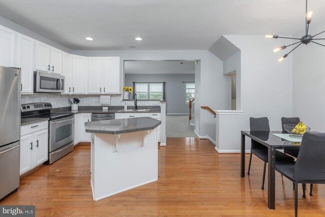 Building Photo - 372 Concetta Dr