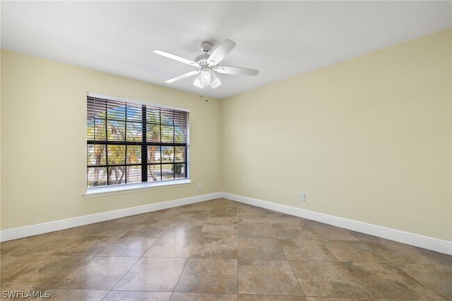 Building Photo - 3212 SE 1st Ct