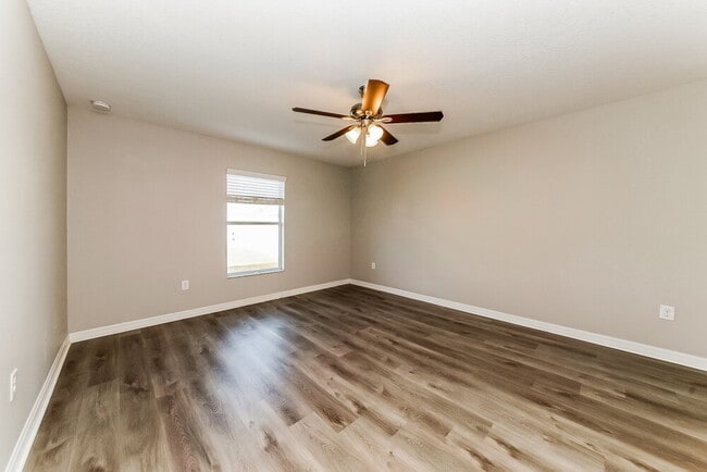 Building Photo - 1516 Climbing Dayflower Dr