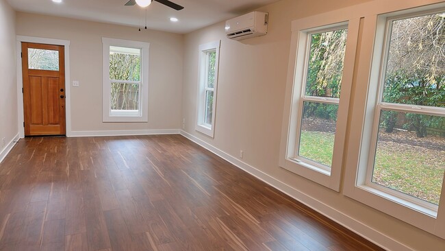 Building Photo - Available early Jan! Newly updated 4 bdrm/...