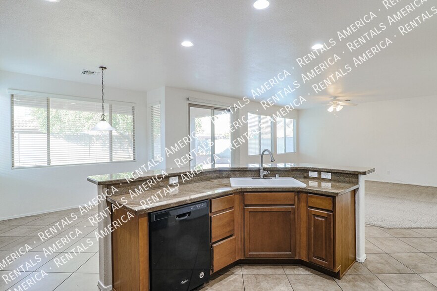 Building Photo - 14332 W Crocus Dr