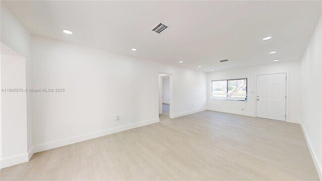Building Photo - 355 NE 111th St