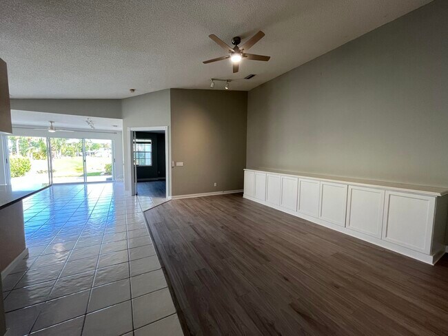 Building Photo - 1624 SW Waterfall Blvd