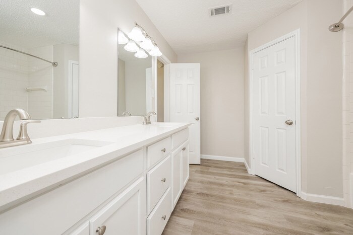 Building Photo - 4515 Tangle Creek Ln