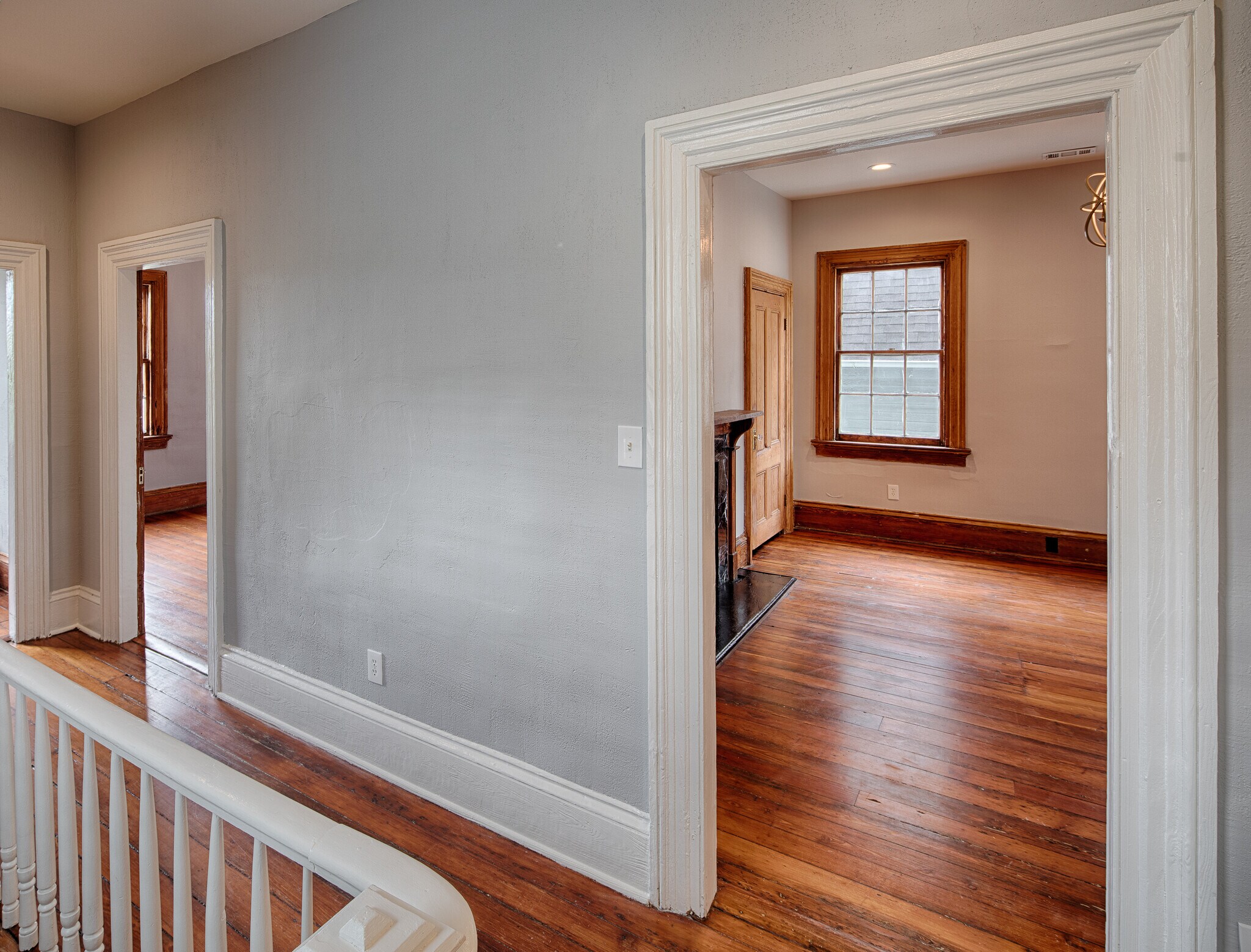 Building Photo - 203 W Waldburg St