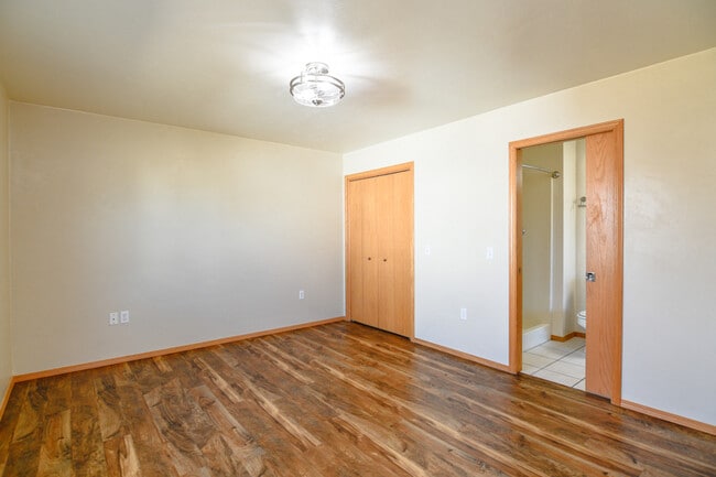 Building Photo - 235 Cavil Way