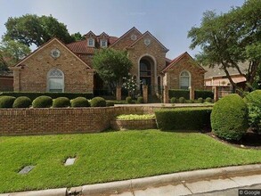 Building Photo - 2423 River Rock Cir