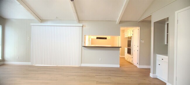 Building Photo - 10635 Tenneta Dr