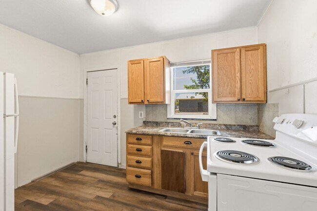 Building Photo - 207 N Santa Fe Ave