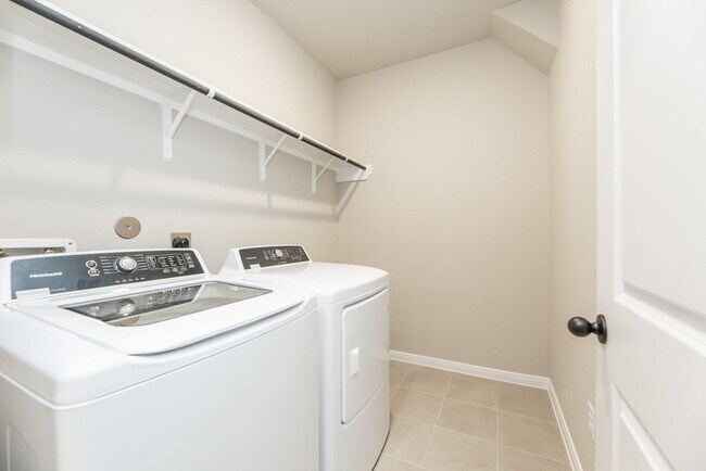 Building Photo - 30338 Tall Fescue Dr