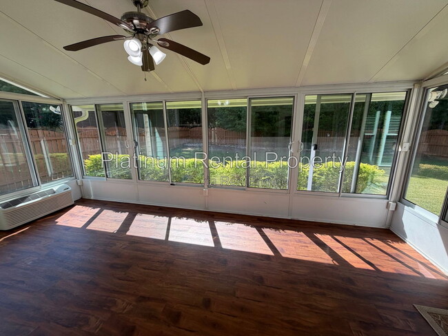 Building Photo - 4315 Avondale Ln