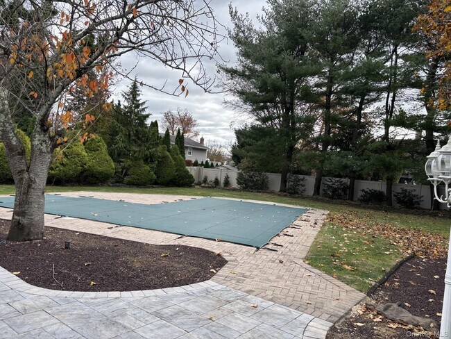 Building Photo - 71 Maple Ave